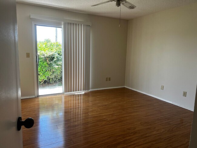 Building Photo - 3018 Sail Pointe Cir
