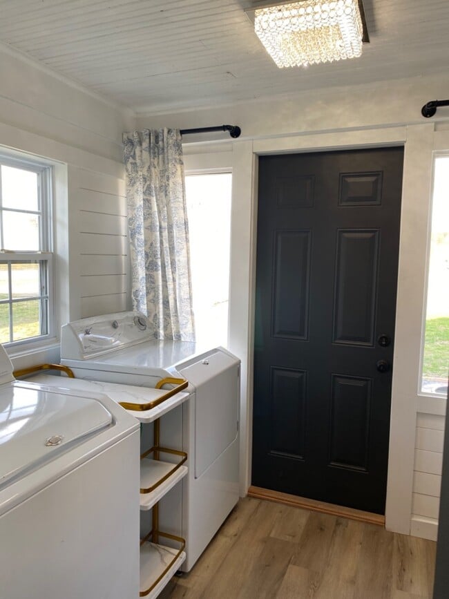 Building Photo - 322 N New Madrid St