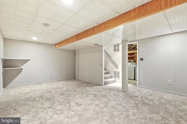 Building Photo - Picture-Perfect 2 Bedroom Home!