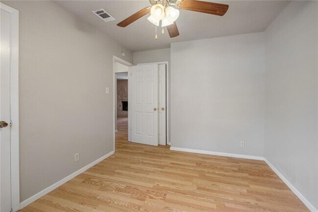 Building Photo - 211 Sport Clips Wy