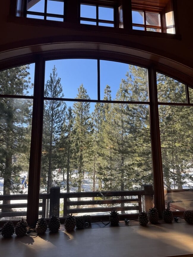 Building Photo - Luxury 5-Bedroom, 6-Bathroom Mountain Retreat – Hot Tub, Fireplaces, & More!