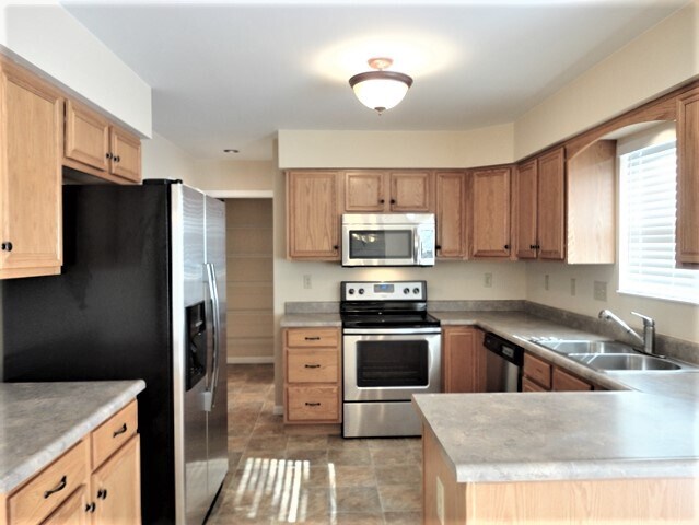 Building Photo - 10529 Williamswoods Dr