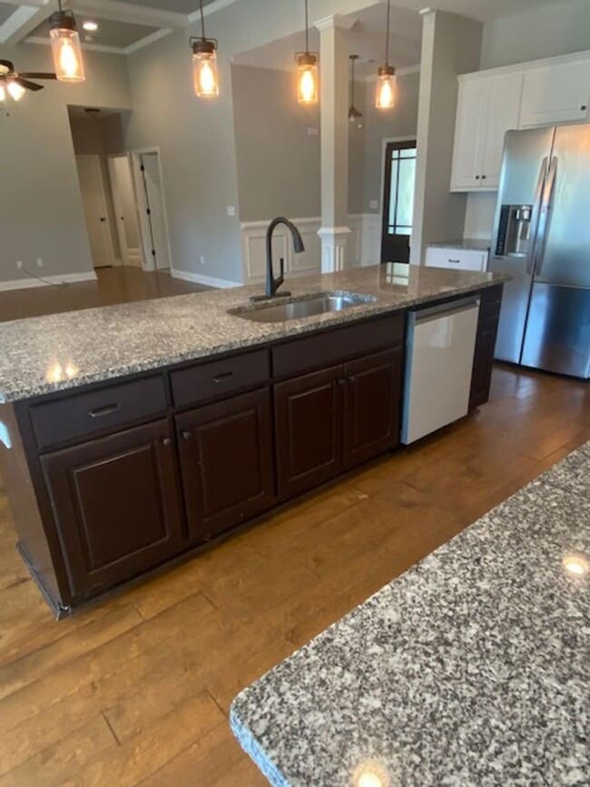 Building Photo - Quiet and Cozy Living in Phenix City