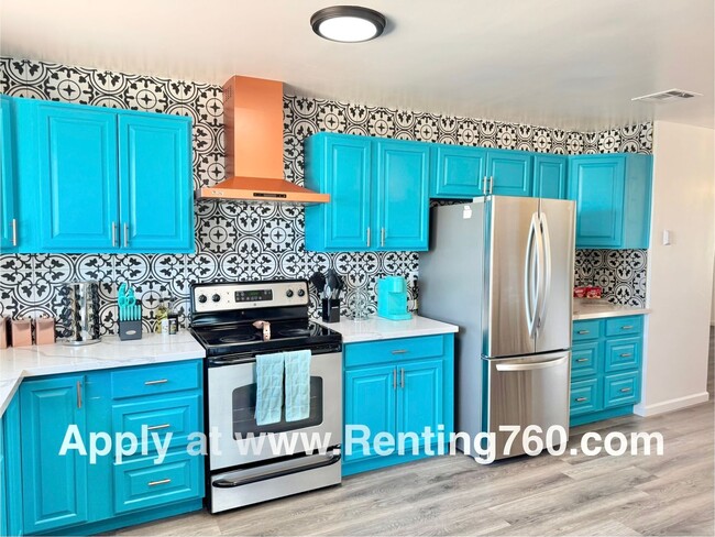 Building Photo - Newly Remodeled/Updated 3 bedroom 2 bathro...