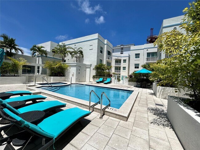 Building Photo - 9172 Collins Ave