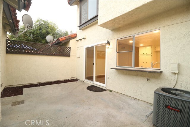 Building Photo - 204 San Luis Rey Dr