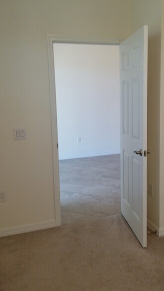 Large bedrooms - 12604 Garibaldi Ln