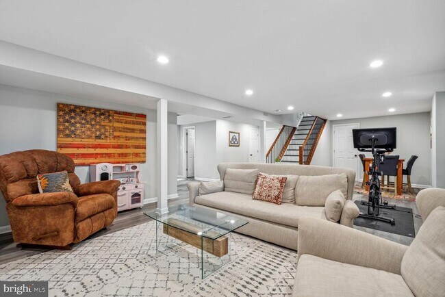 Building Photo - 2502 Duxbury Pl