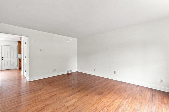 Building Photo - 2118 N Palmer St