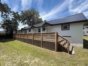 Building Photo - 106 Molette St