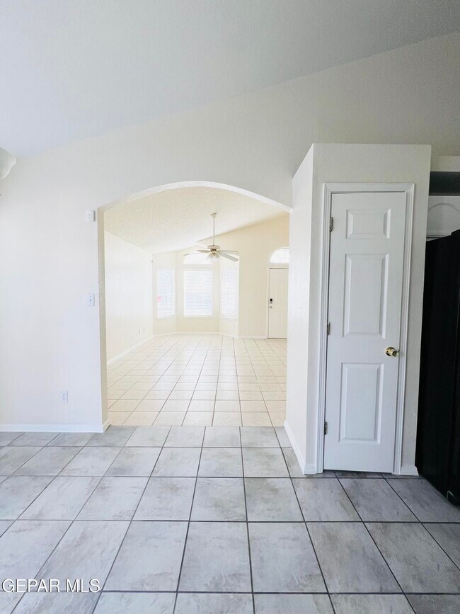 Building Photo - 12369 Tierra Apache Rd