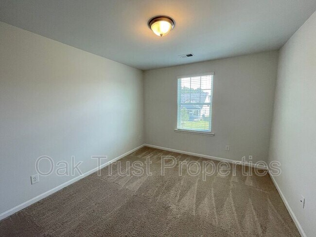 Building Photo - 156 Blackwater Way