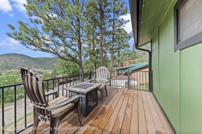 Building Photo - 119 Chaparral Dr