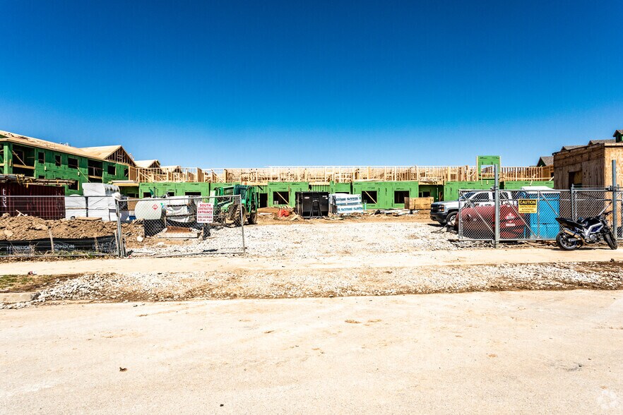 The Edison at Tiffany Springs 7441 NW Old Tiffany Springs Rd Kansas