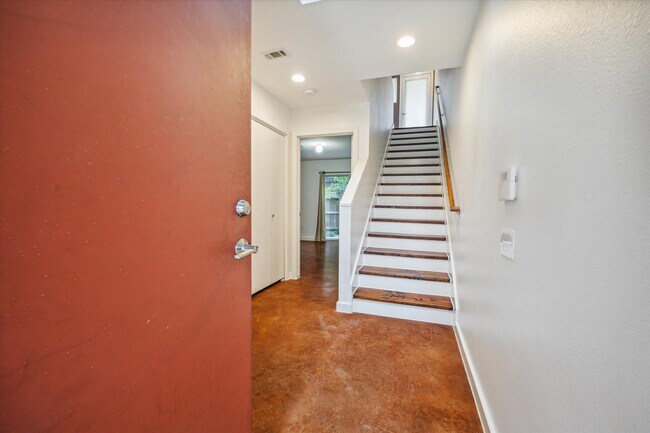 Building Photo - 6947 Ardmore St