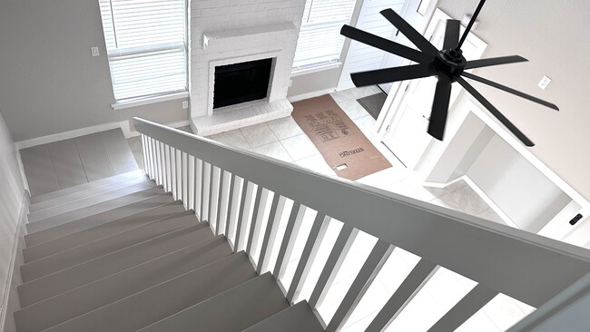 Building Photo - 7202 Mansions Dr