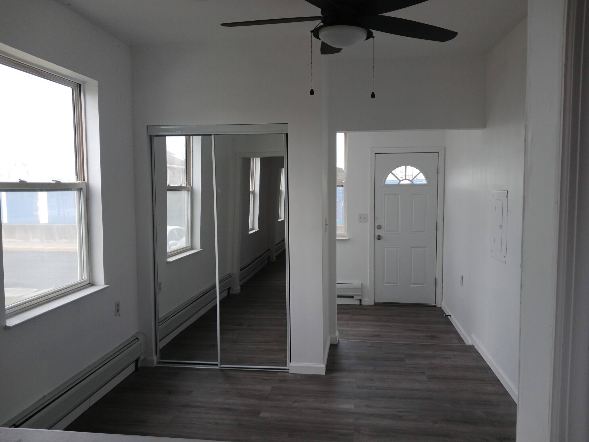 Building Photo - 32 Bay Ave