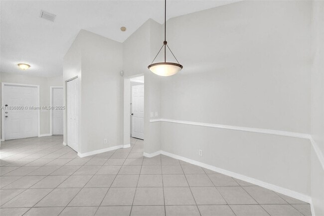 Building Photo - 1617 Zenith Way