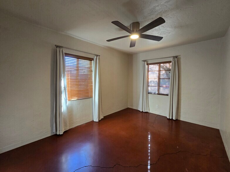 Building Photo - 3902 N Tyndall Ave