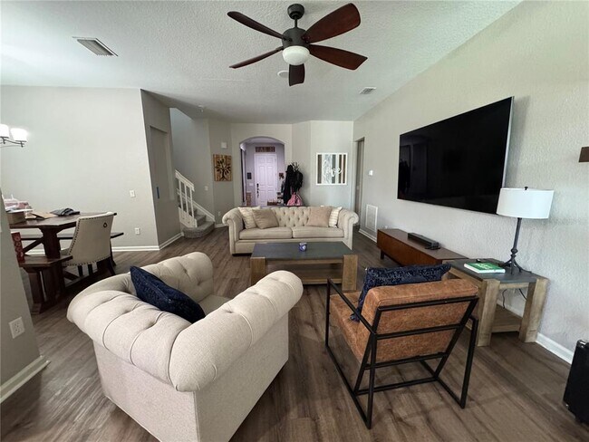 Building Photo - 6811 Helmsley Cir