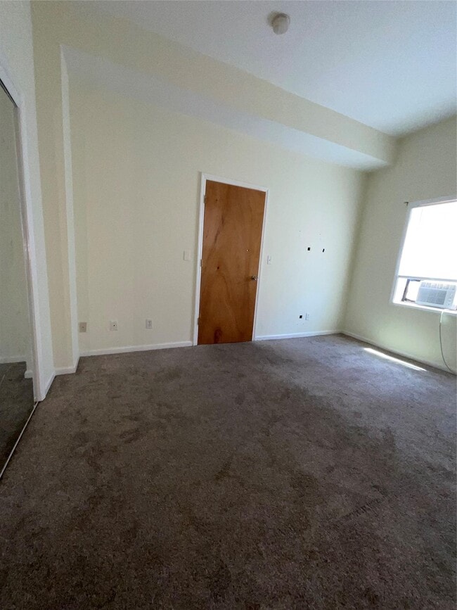 Building Photo - 18 Schneider Ave