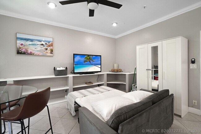 Building Photo - 3710 Collins Ave