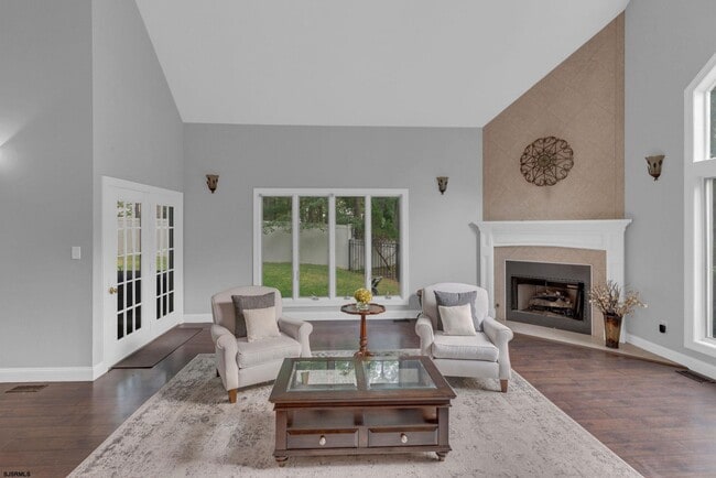 Building Photo - 209 Shady Knoll Ln