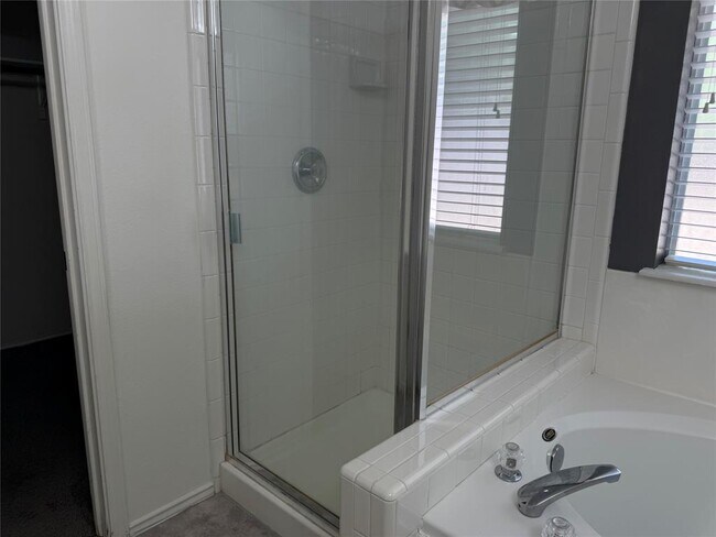 Building Photo - 808 Sunflower Dr