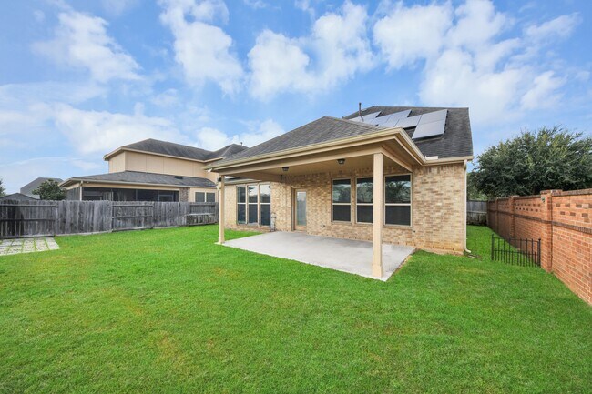 Building Photo - 23714 Via Viale Dr
