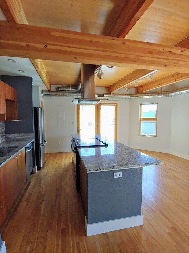 Building Photo - 801 Confidence Dr