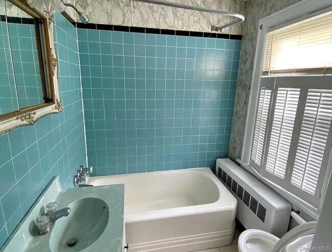 Building Photo - 21 Duane St