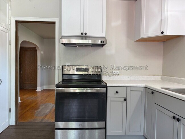 Building Photo - 704 8th St S