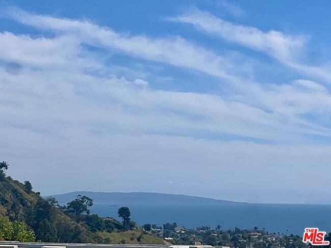 Building Photo - 1340 El Hito Cir