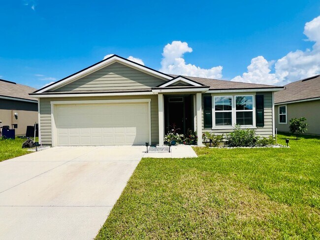 Primary Photo - Available 11/1/24 Three bedroom two bath h...
