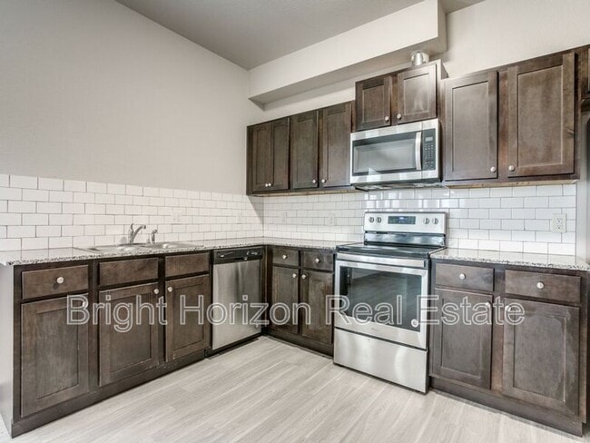 Building Photo - 10684 Tube Dr