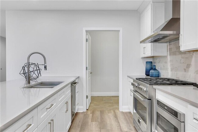 Building Photo - 270 17th St NW