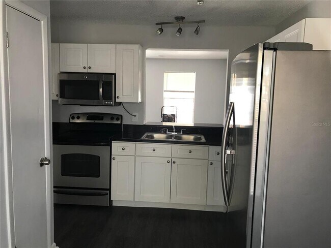 Building Photo - 11141 Essex Ridge Ct