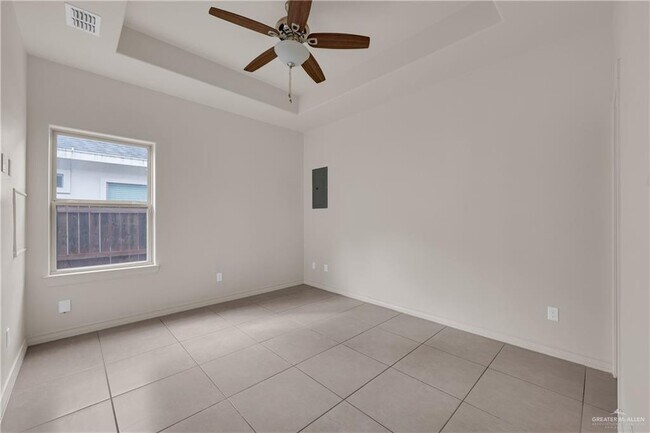 Building Photo - 2801 Sabercat Ave