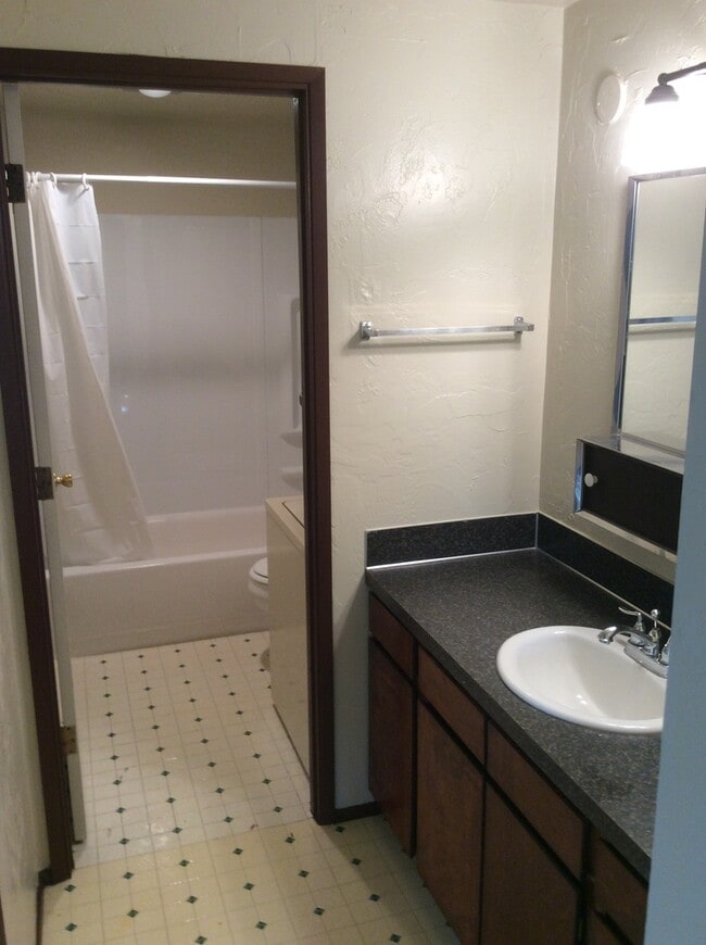Building Photo - 2 Bedroom Duplex in Whiteaker Neighborhood