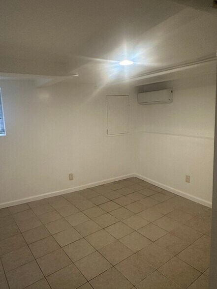 Building Photo - 2108 Pitman Ave