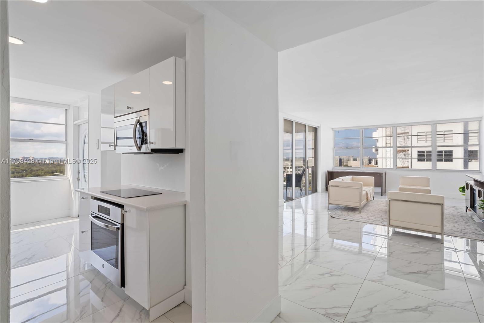 Building Photo - 18051 Biscayne Blvd