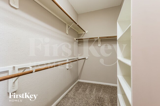 Building Photo - 139 Piney Pathway