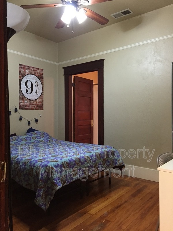 Building Photo - 1510 W 5th St