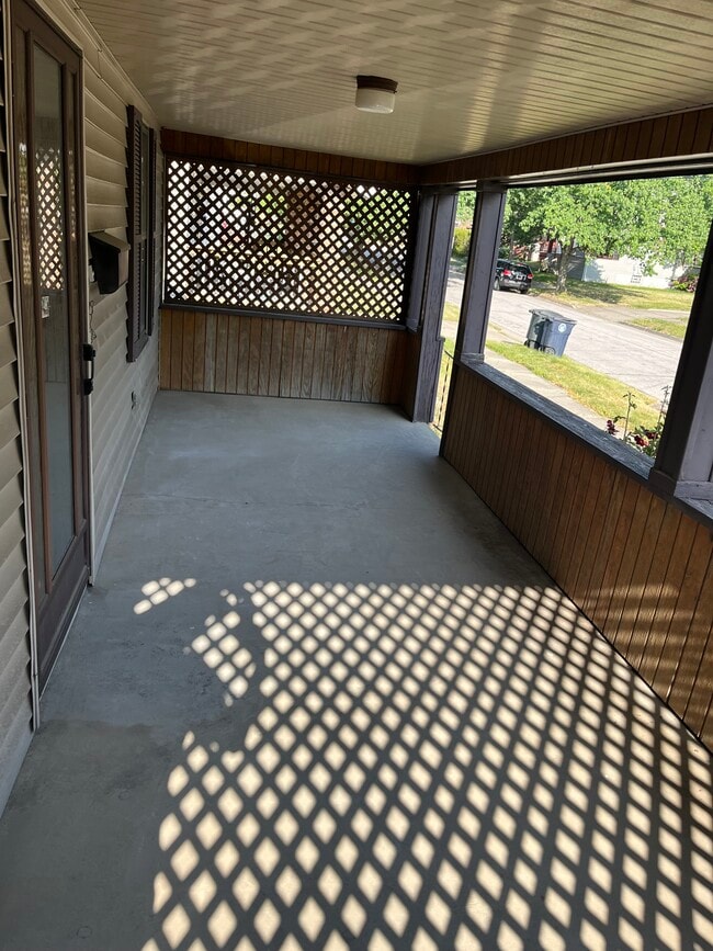 Building Photo - 1307 Tampa Ave