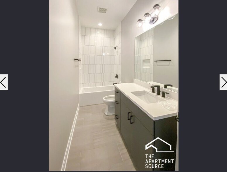 Building Photo - 1050 W Cornelia Ave