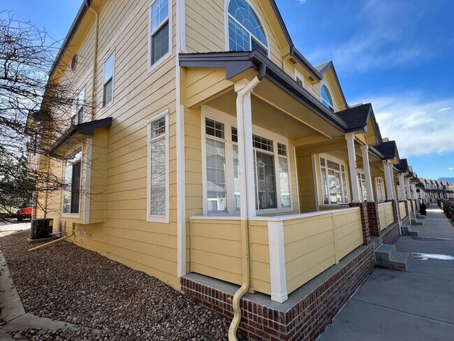 Building Photo - Updated 2B/2.5B In Summit at Rock Creek Community