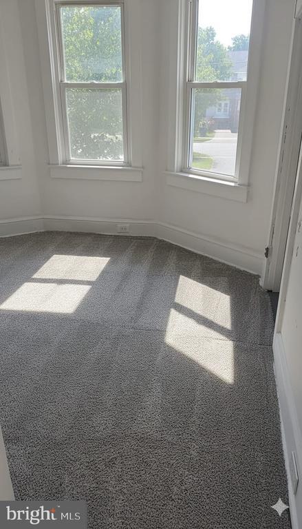 Building Photo - 24 W Hancock St