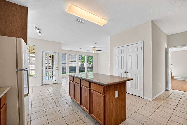 Building Photo - 2411 Charter Oaks Ct