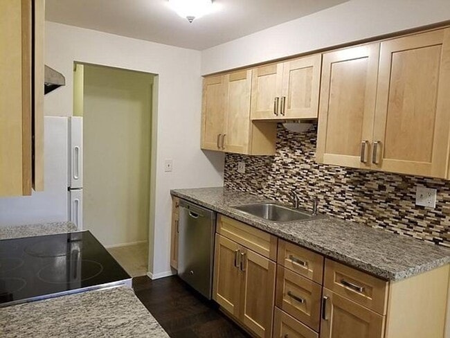 Primary Photo - Great Lake Sammamish condo