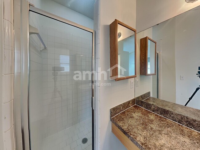 Building Photo - 3753 Woodbriar Dr